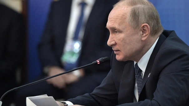 Путин призвал повысить качество жизни в Крыму