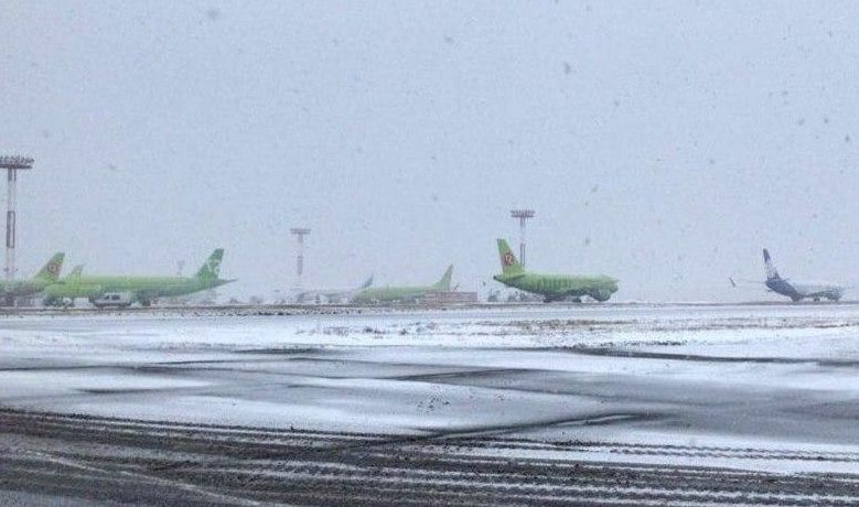 Самолет следовавший по маршруту Симферополь-Москва экстренно приземлился из-за угрозы взрыва