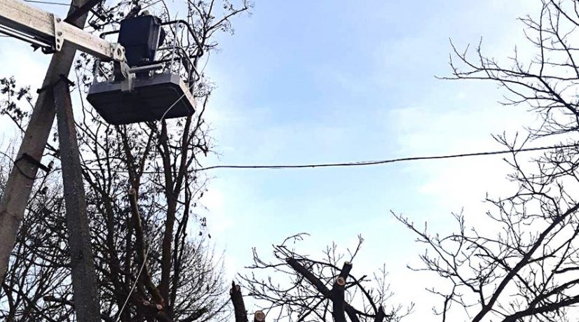 Энергетики устранили более 60 повреждений ЛЭП в Симферопольском районе