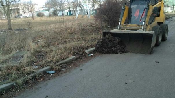 11 улиц очистили от грязи в Симферополе