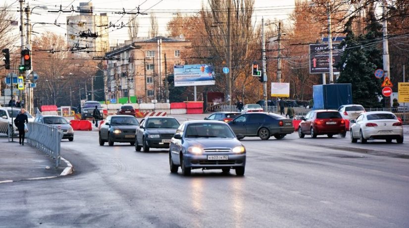 В Симферополе возобновилось движение транспорта по мосту на улице Гагарина