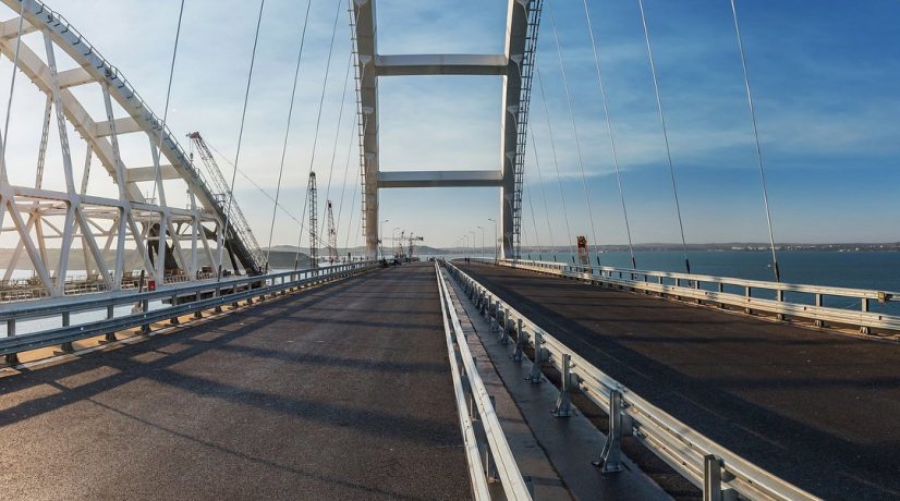 Движение по Крымскому мосту идет в штатном режиме