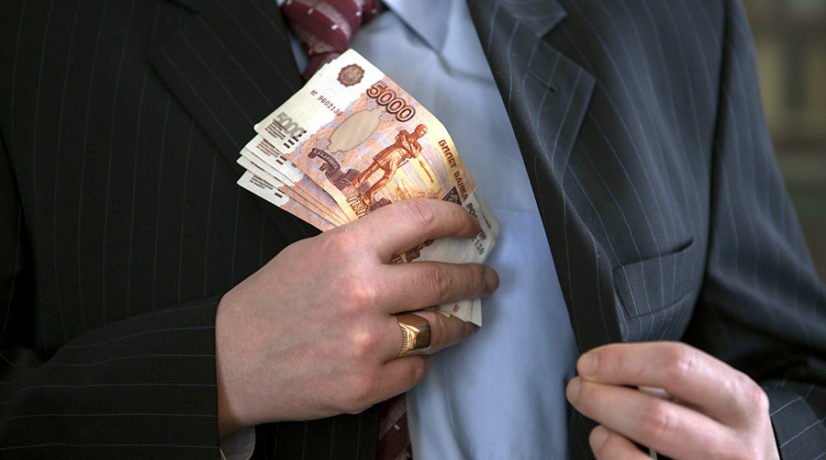 В Севастополе адвокат стал посредником при передаче взятки