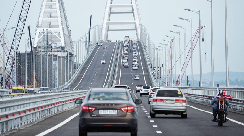 Более миллиона машин проехали по Крымскому мосту с начала лета