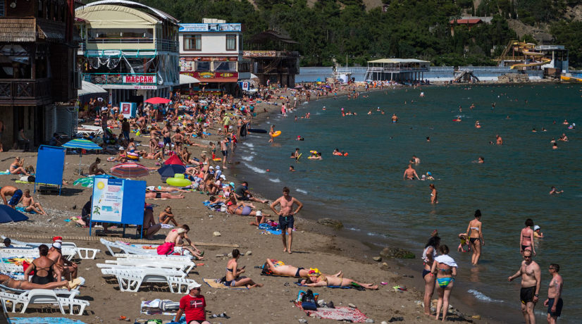 Почти 1,5 млн туристов отдохнули в Крыму