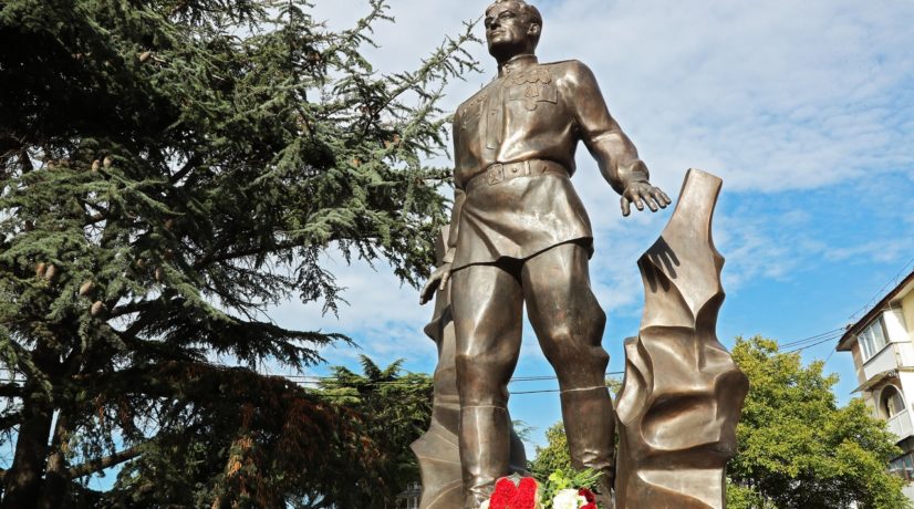Крымчан приглашают посетить выставку в честь 100-летия легендарного лётчика