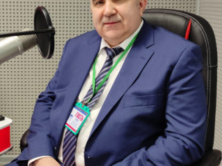 Олег Неретин
