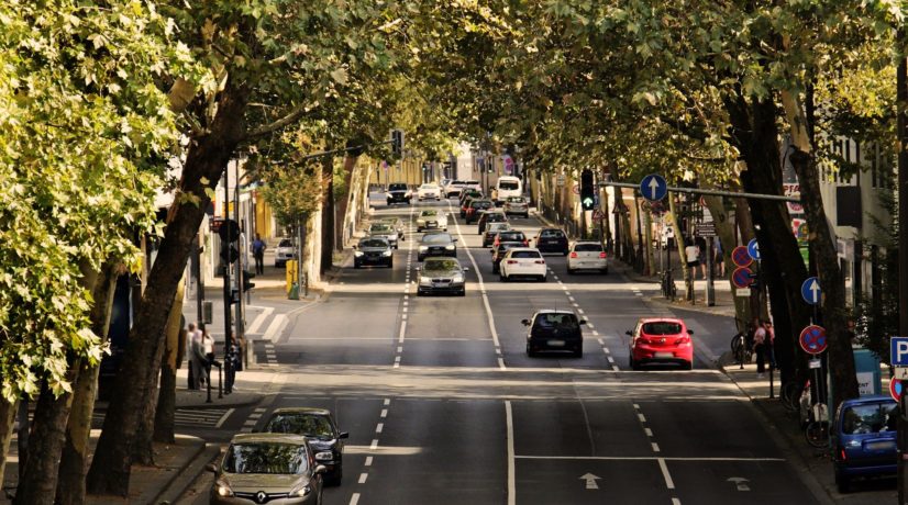 В центре Симферополя на месяц перекроют движение транспорта по двум улицам