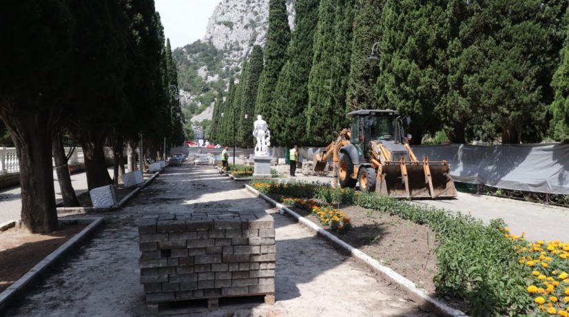 В Симеизе начался второй этап реконструкции Кипарисовой Аллеи