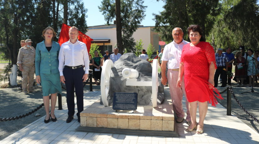 В честь 250-летия Крымского похода Русской армии в Красногвардейском районе открыли памятник