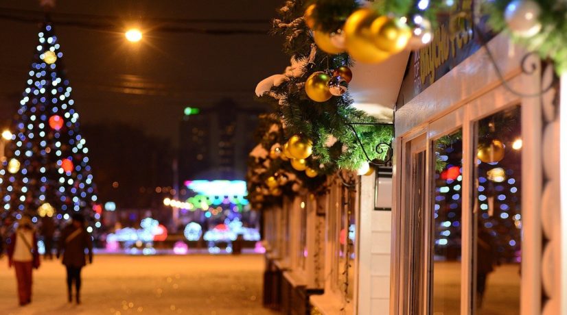 В центре Симферополя в новогодние каникулы будет работать праздничная ярмарка и фуд-корт