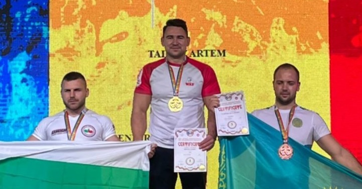 Крымчанин Артём Тайнов стал чемпионом мира 2021 по армрестлингу