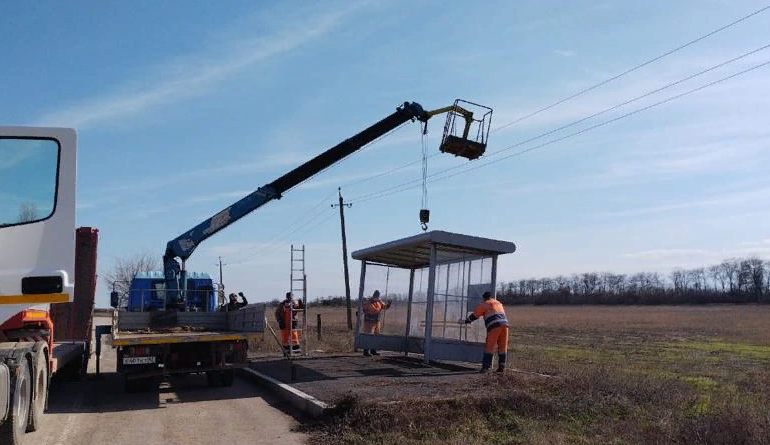 На дорогах Крыма установят 600 новых остановочных павильонов