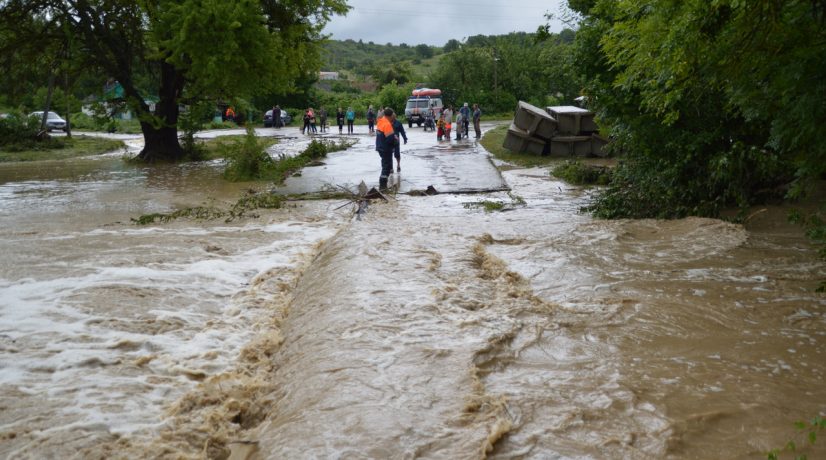 Из-за ливней и разлива рек в Крыму оказались подтоплены 339 домов и более тысячи приусадебных участков