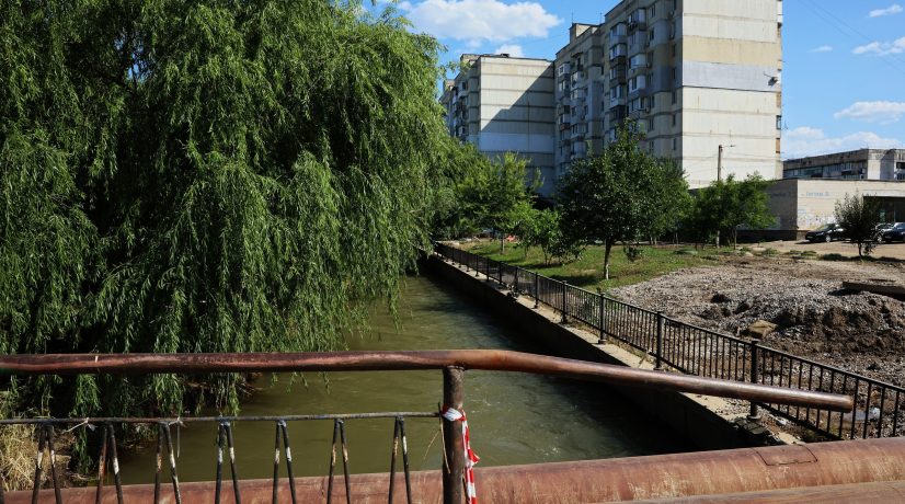 Жителям посёлка Комсомольское выплатят компенсации и отремонтируют мост