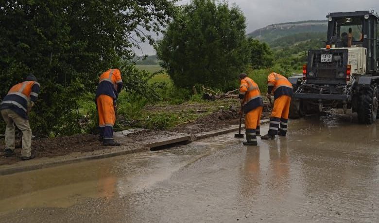 В Крыму грейдировали более 2,6 тысяч километров дорог