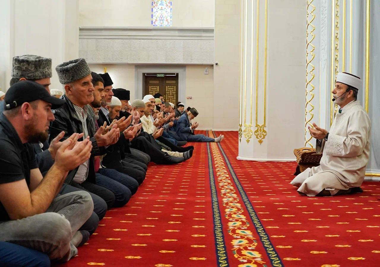Муфтий Крыма поблагодарил Путина за содействие в возведении Соборной мечети - Радио Крым